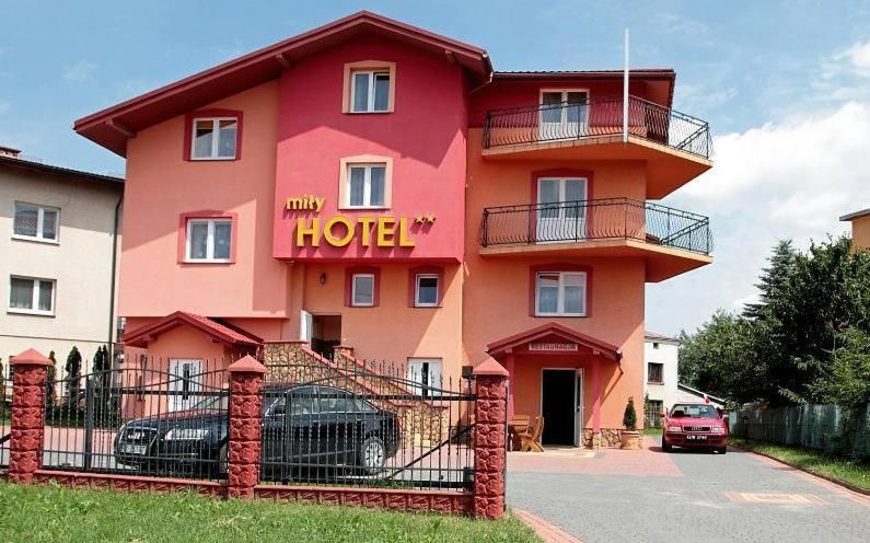 Отель Hotel Miły Кросно-4